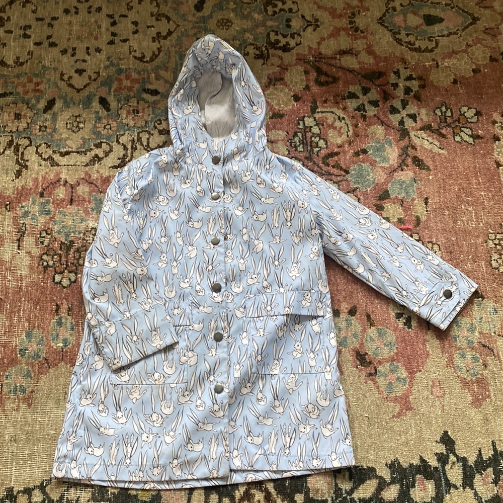 Isabel Garreton rain coat w hood. Blue bunnies. Size M 3-4 Y